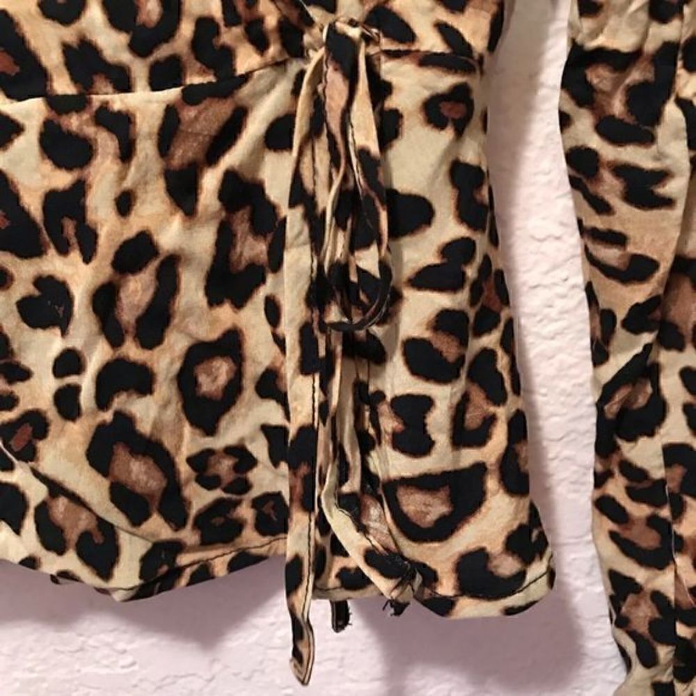 *30of3* H&M Leopard Wrap Around Top. Excellent Condition. - Picture 7 of 10